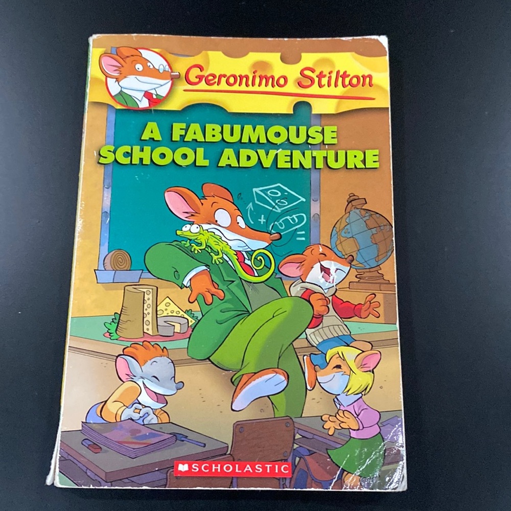 Geronimo Stilton #38: A Fabumouse School Adventure - Scholastic Paperback Novel
